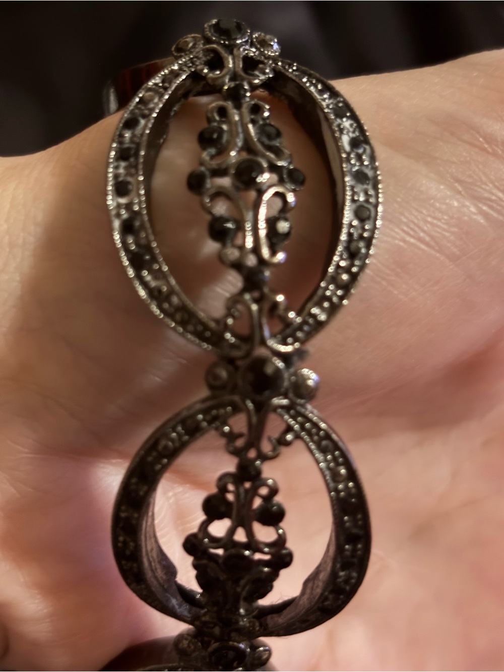 Black Filigree Link Bracelet - Elegant Women's Bracelet